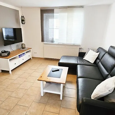 Angela - 6 Personen 3 Schlafzimmer 4 *